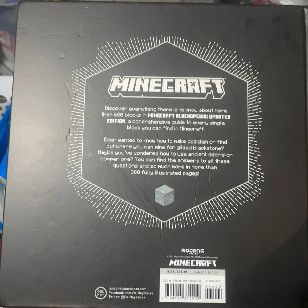 NEW! Minecraft : Blockopedia: Updated Edition Never Used! Only opened for photos